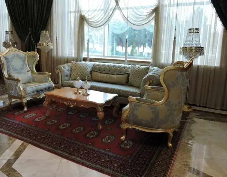 lobby-area-835x653